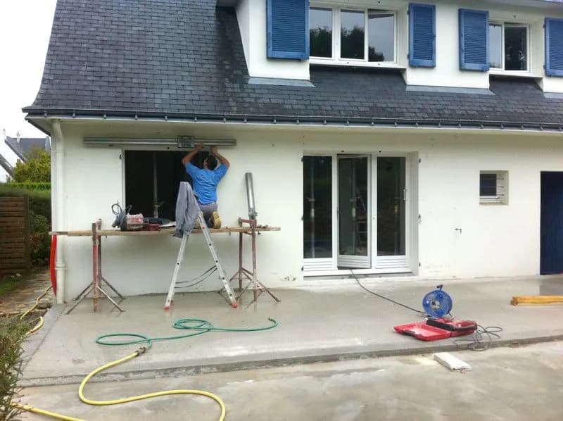 Sciage mural pour créer une ouverture dans une maison